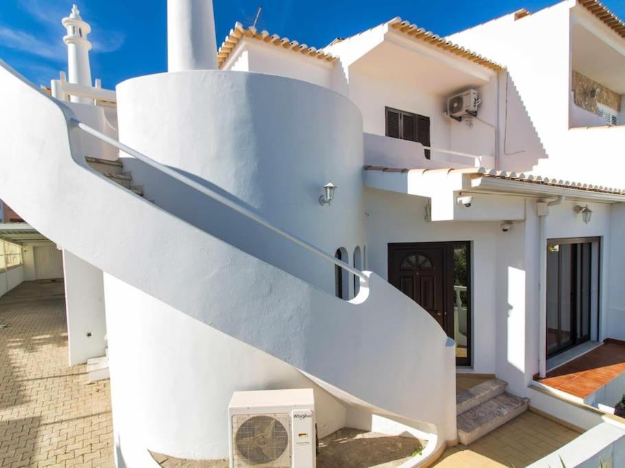 Villa Dogueno- Privat Pool & Privacy & Albufeira Center ภายนอก รูปภาพ