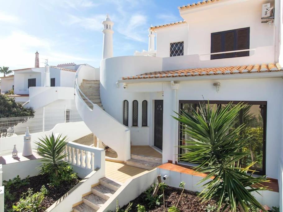 Villa Dogueno- Privat Pool & Privacy & Albufeira Center ภายนอก รูปภาพ